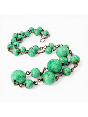 1930s Czech Peking Glass Necklace Green Beaded Vintage Art Deco Dainty Graduated